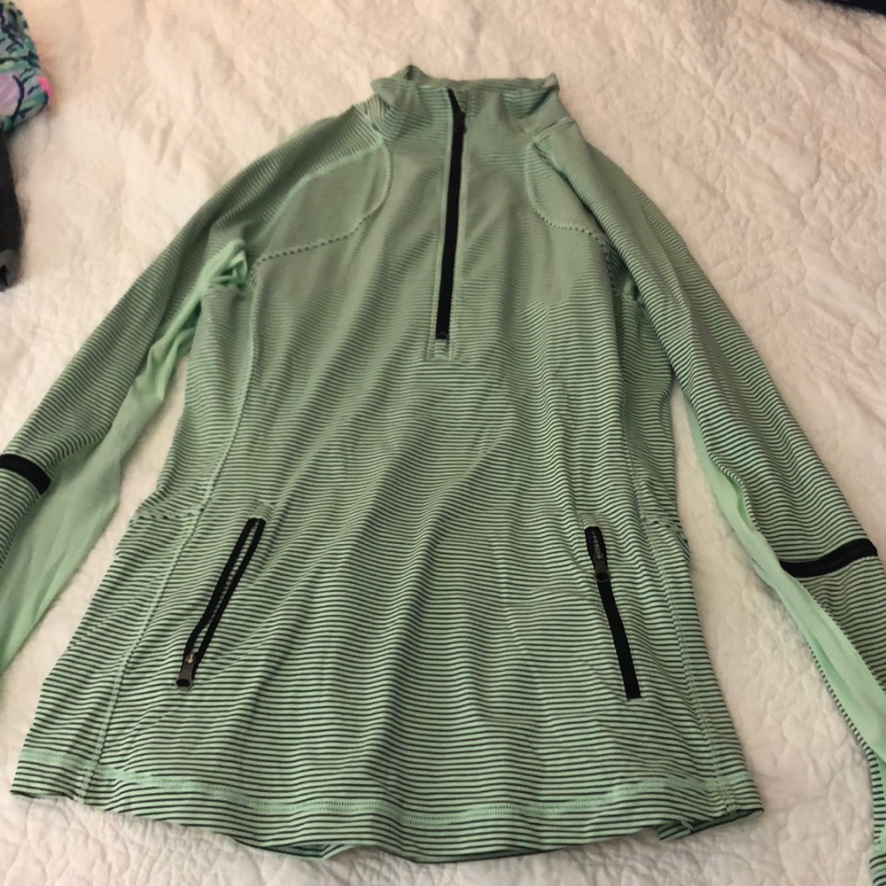 Lululemon size 10 seafoam and black pullover